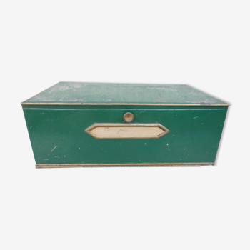 Iron flapper box