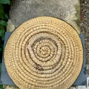 Large wicker basket in rush and brass in the style of Gabriella Crespi from the 1960s.