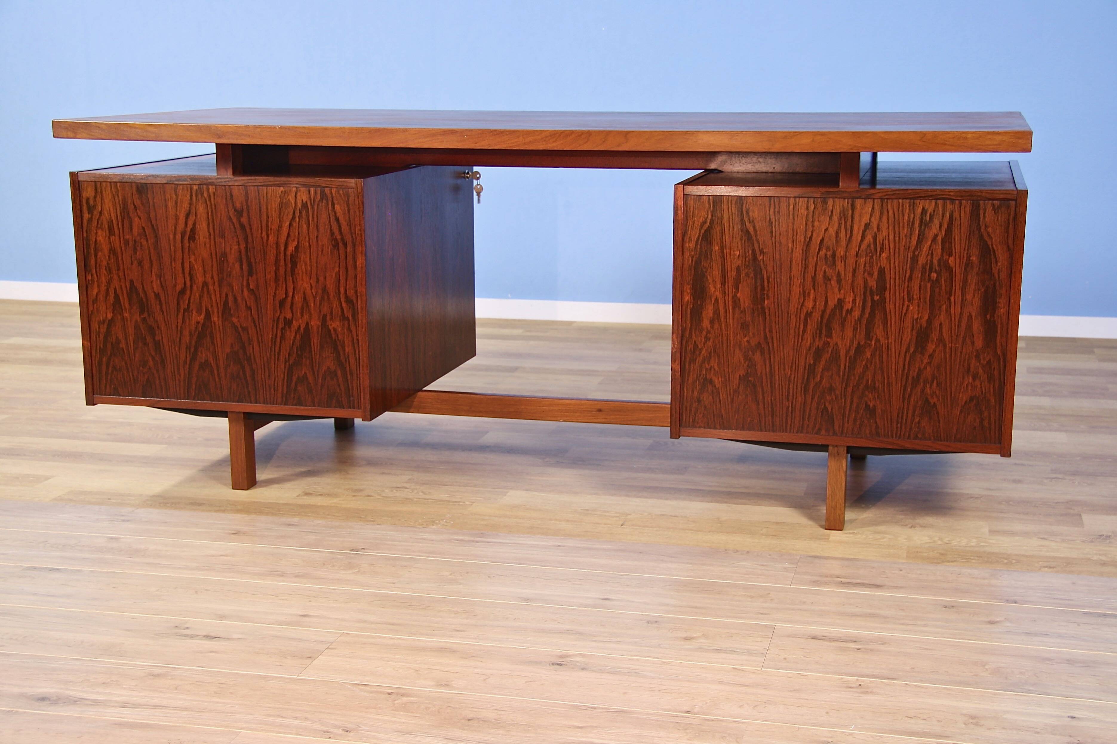 Freestanding Dutch writing desk in rosewood by Kho Liang Ie for Fristho 60s