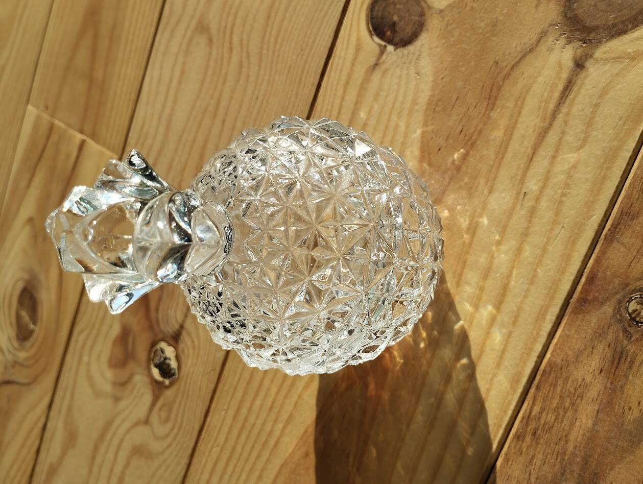 Cut crystal pineapple bonbonnière – Iconic decorative piece