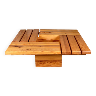 Pine coffee table with storage