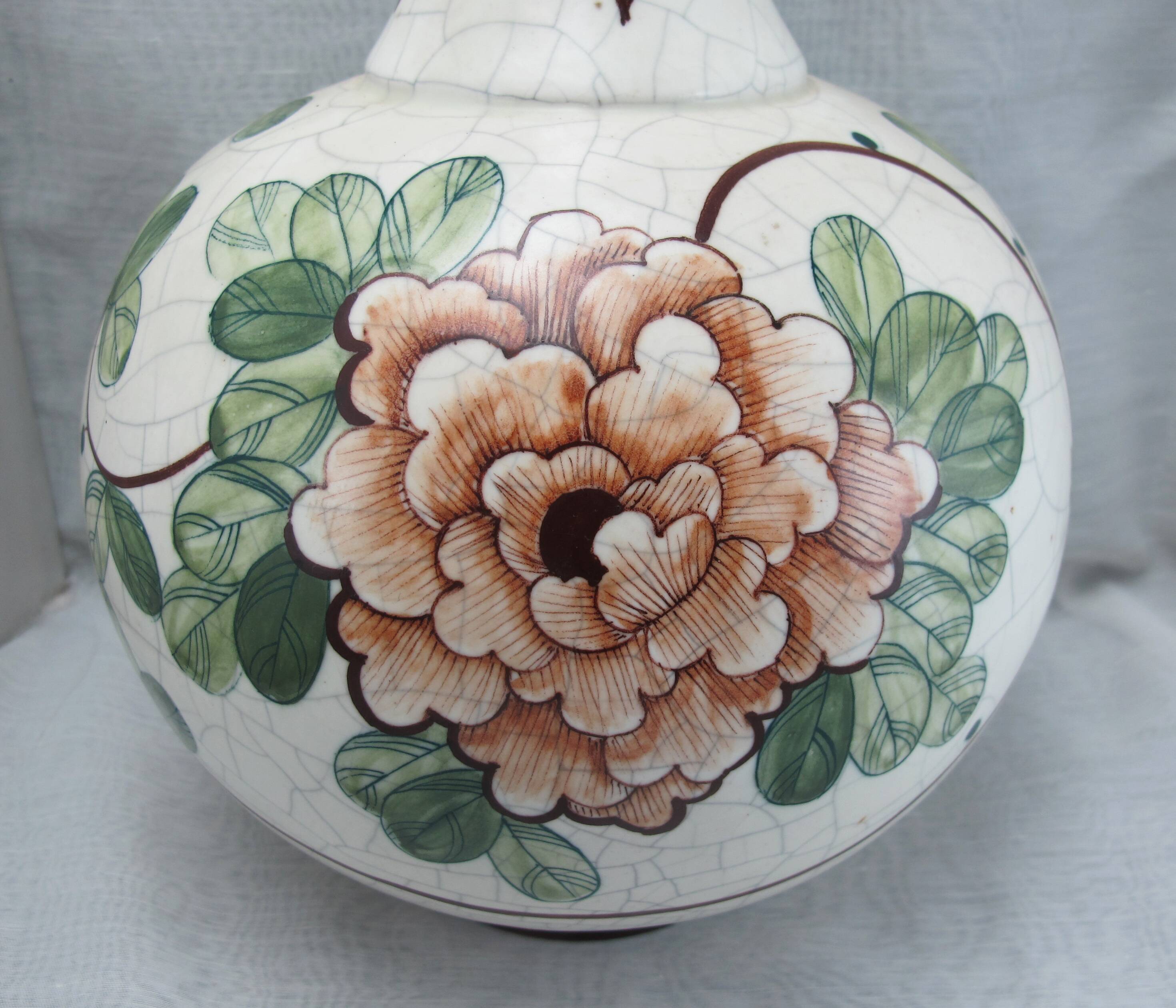 Large Spanish Benlloch vase in hand-painted ceramic