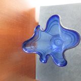 Vase en verre bleu