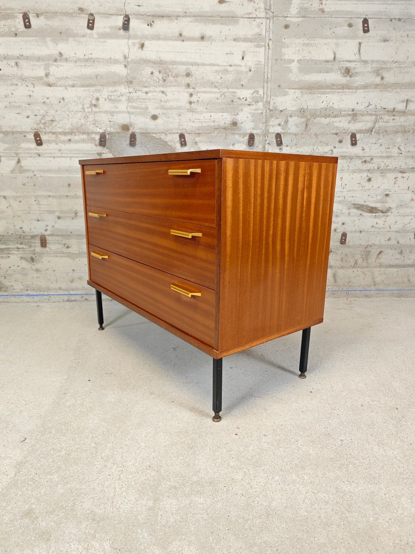 Vintage chest of drawers
