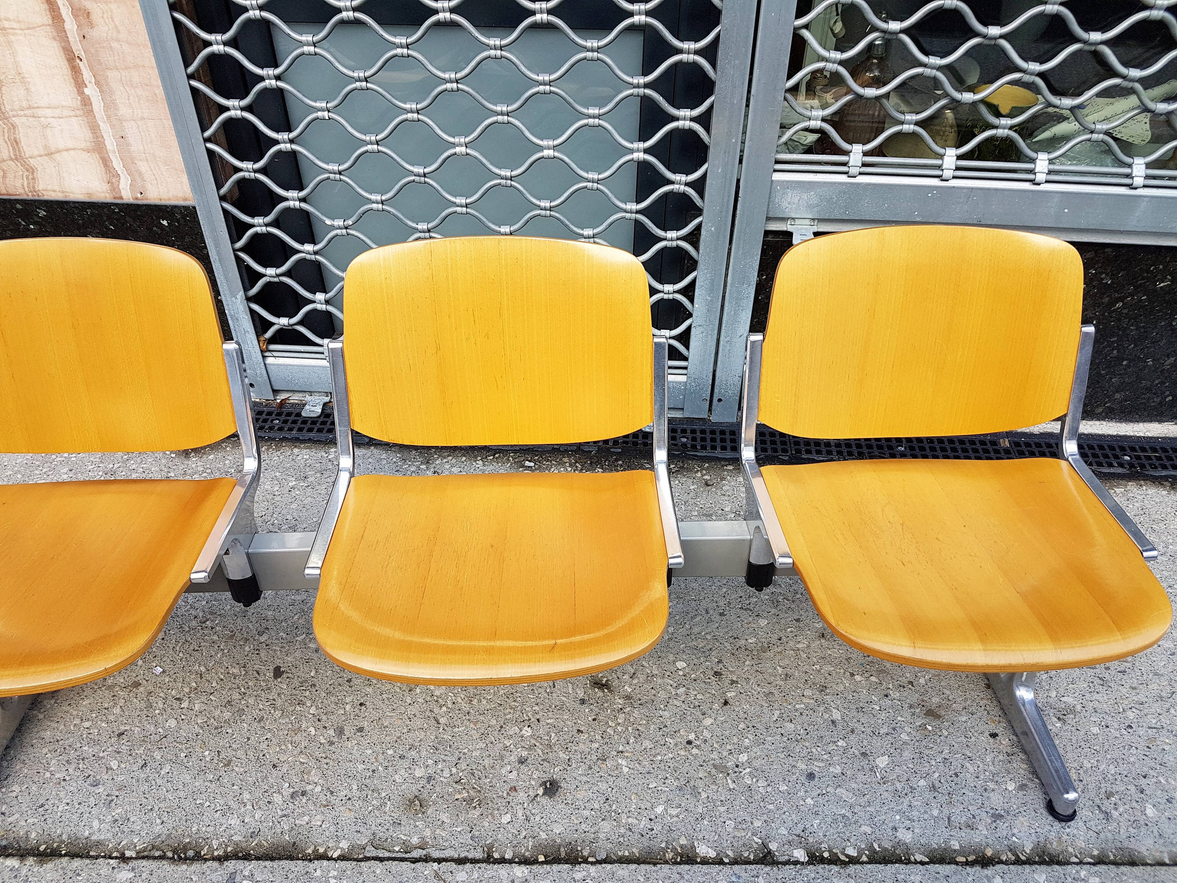 Bench seat by Giancarlo Piretti Castelli 70 edition