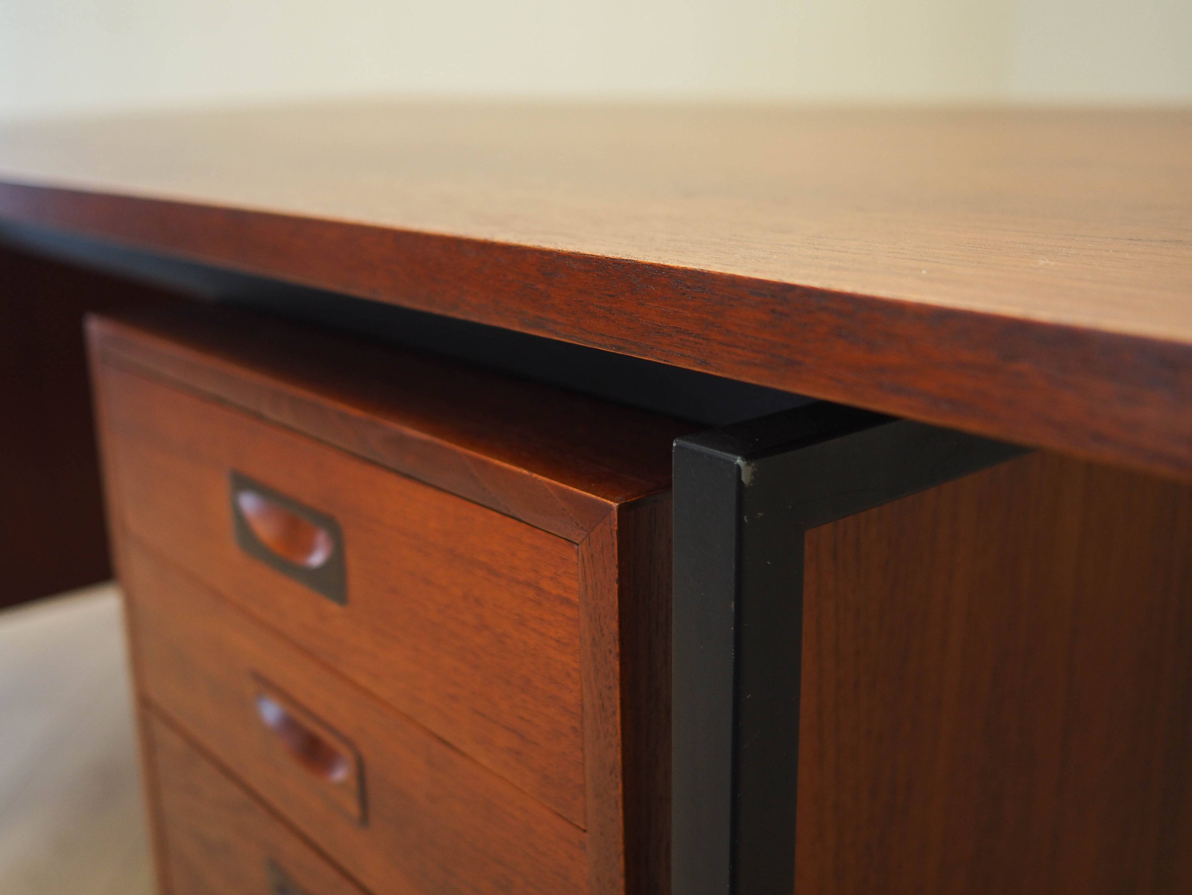 Teak desk, Danish design, 1970s, manufacturer: Denmark