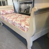 Large daybed