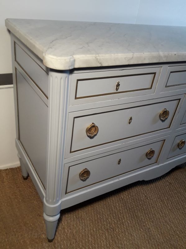 Commode ancienne style Louis XVI peinte dessus marbre