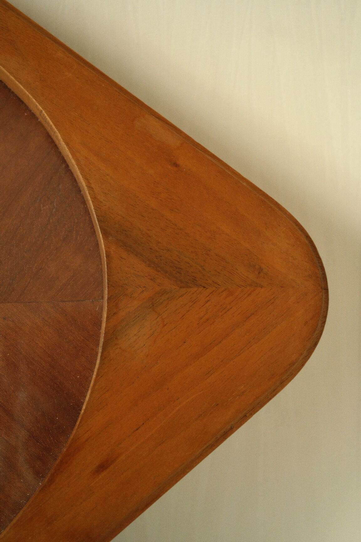 Oval wooden tray with glass and artisanal marquetry from the 70s.