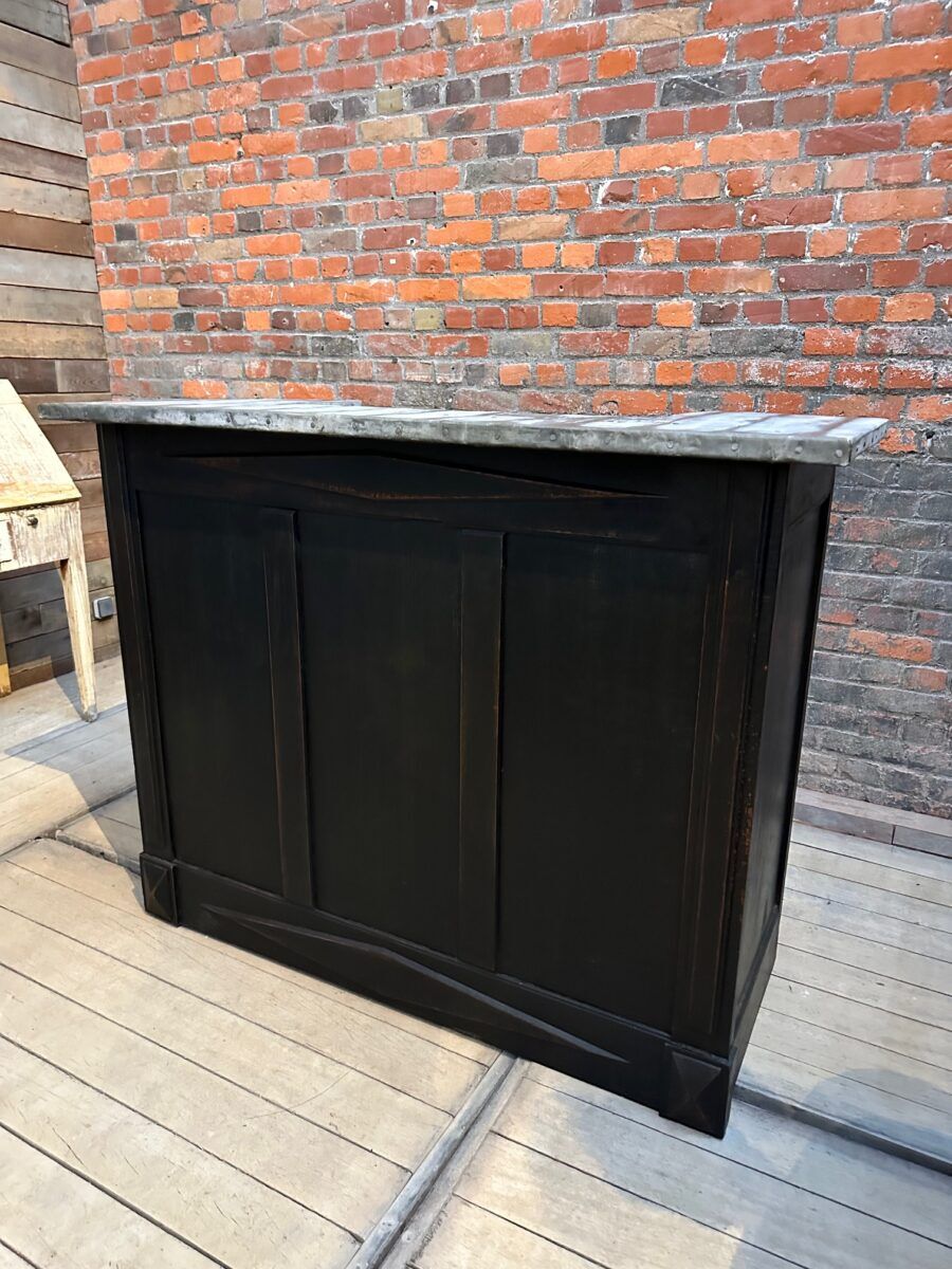 Early 20th century bar counter