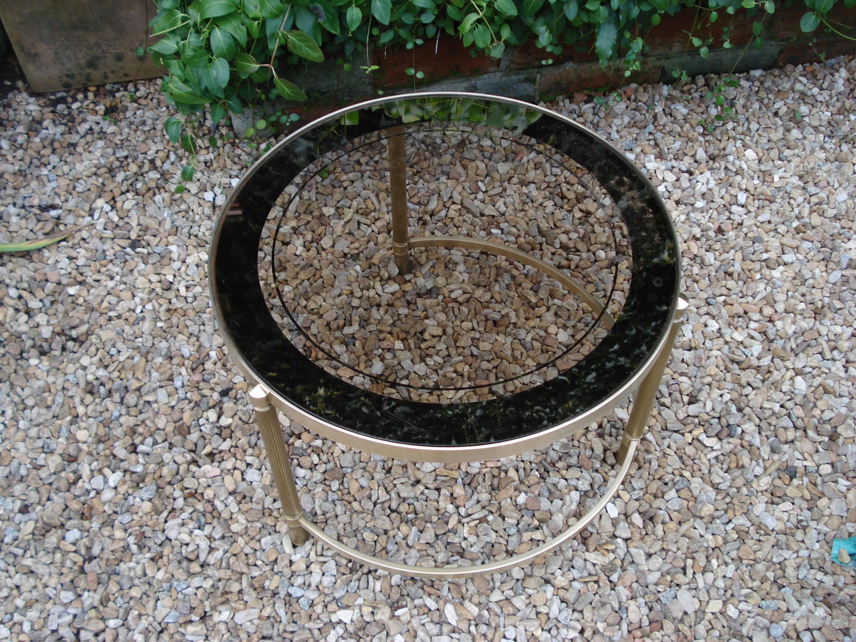 ROUND COFFEE TABLE IN VINTAGE BRASS 1960