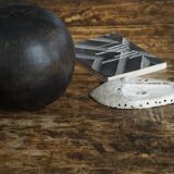 Round table with a tilting top from a 19th-century provincial French winemaker in oak.