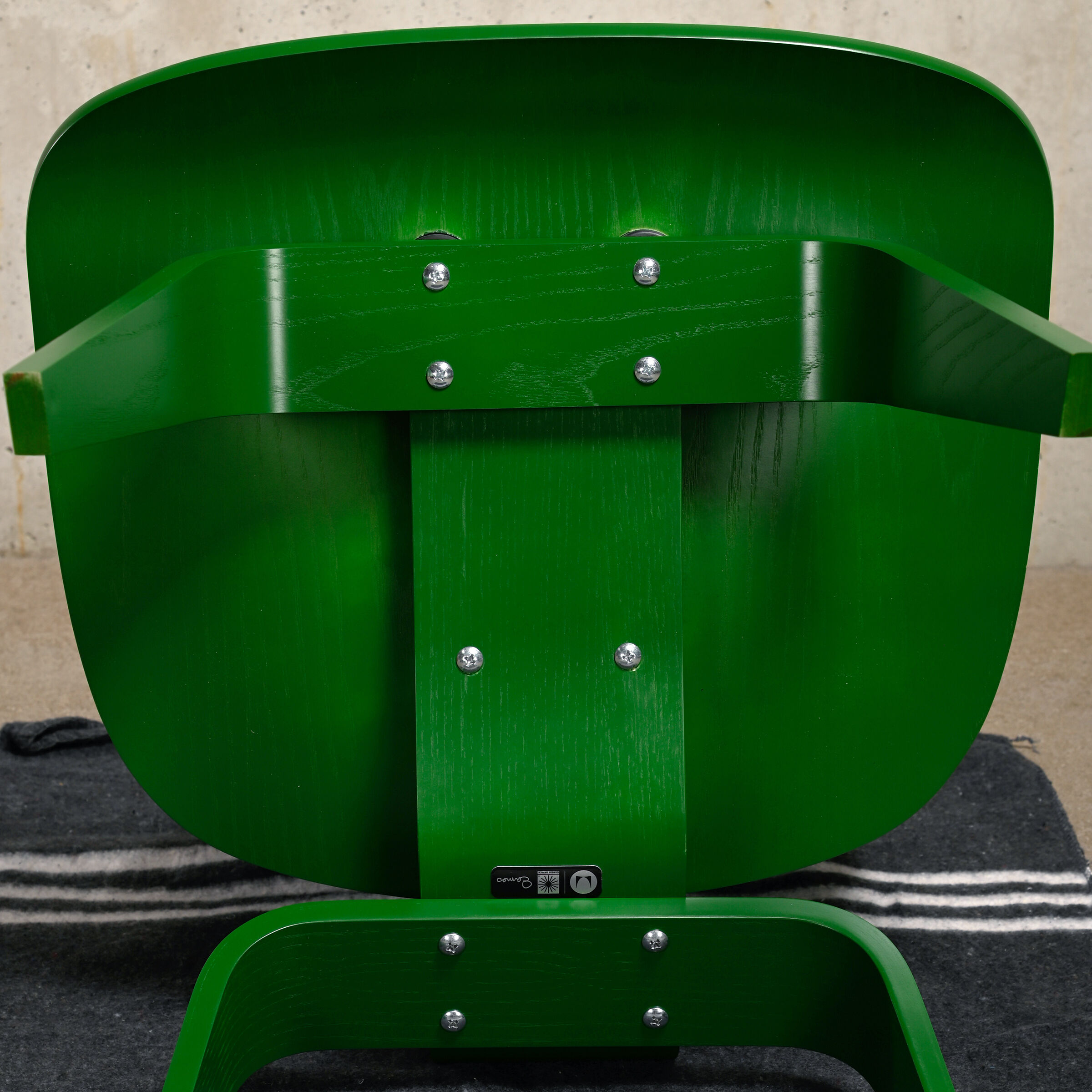 Chauffeuse Charles & Ray Eames LCW HAY collection pour Herman Miller
