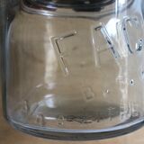 Old jar Facile with claw