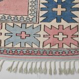 Grand tapis kilim 286x208, tons rose et bleu, motifs tribaux vintage