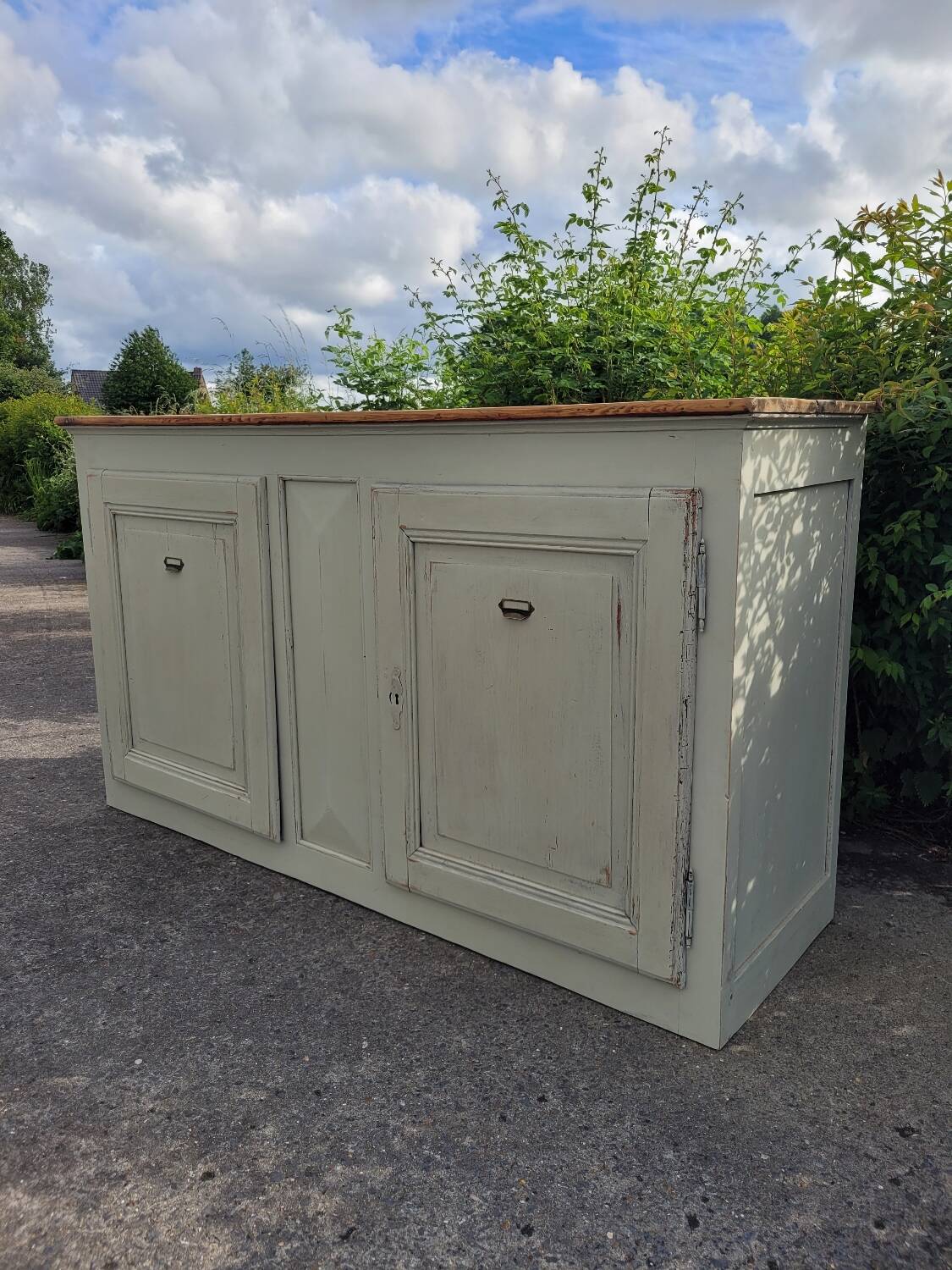 Grand buffet en bois massif