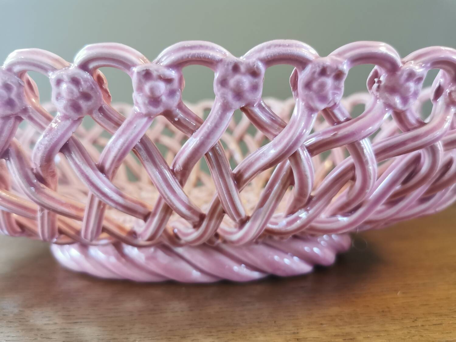 Large basket in pink slip signed Pichon