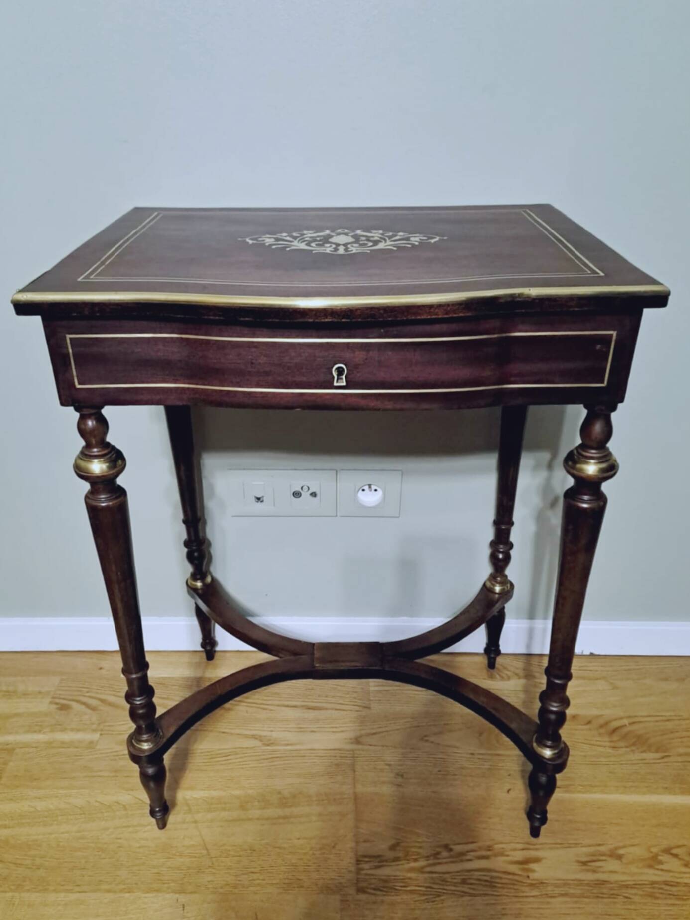 Napoleon III dressing table