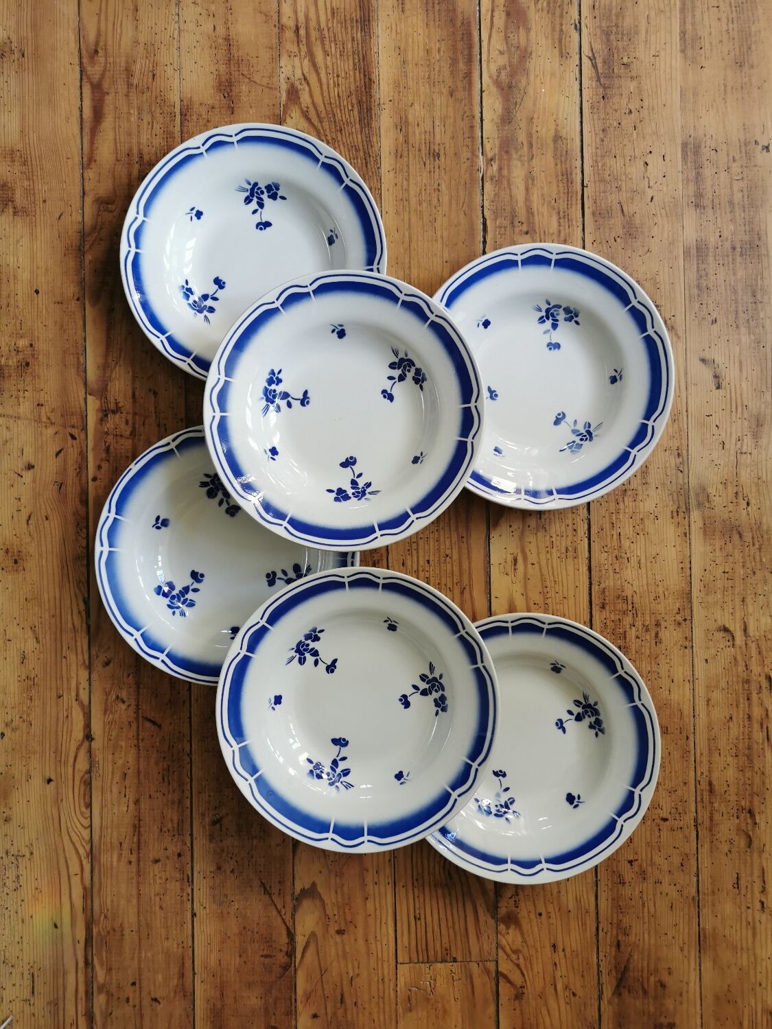 Blue Badonviller retro hollow plates