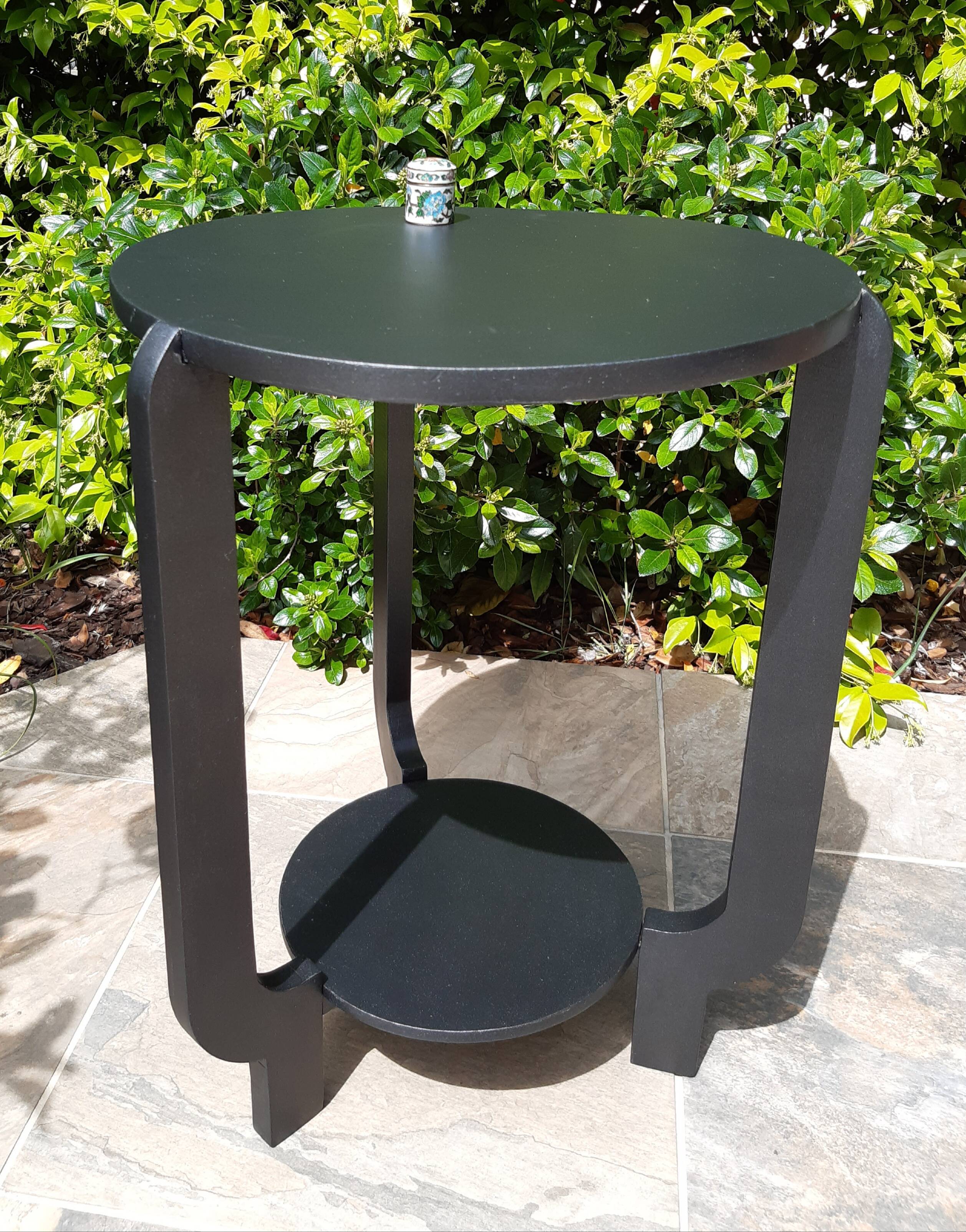 Gueridon art déco laqué noir acier