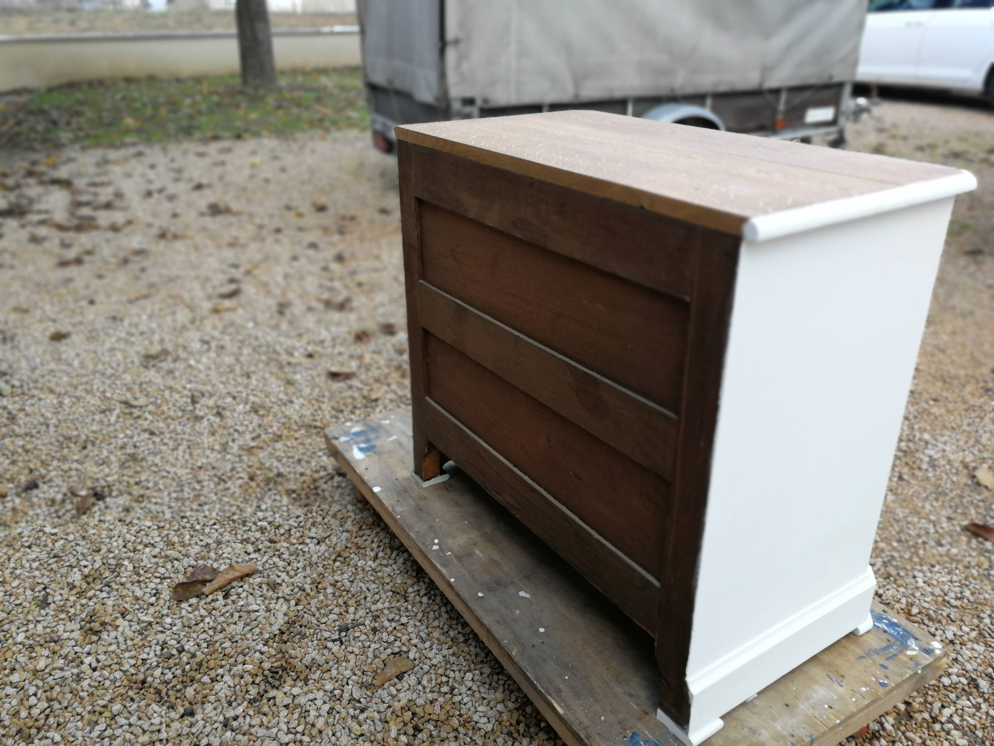 Little Patinated chest of drawers