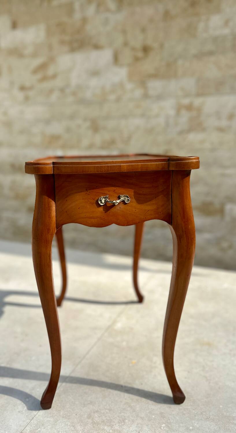 Petite table volante de style Louis XV Époque XX eme siècle