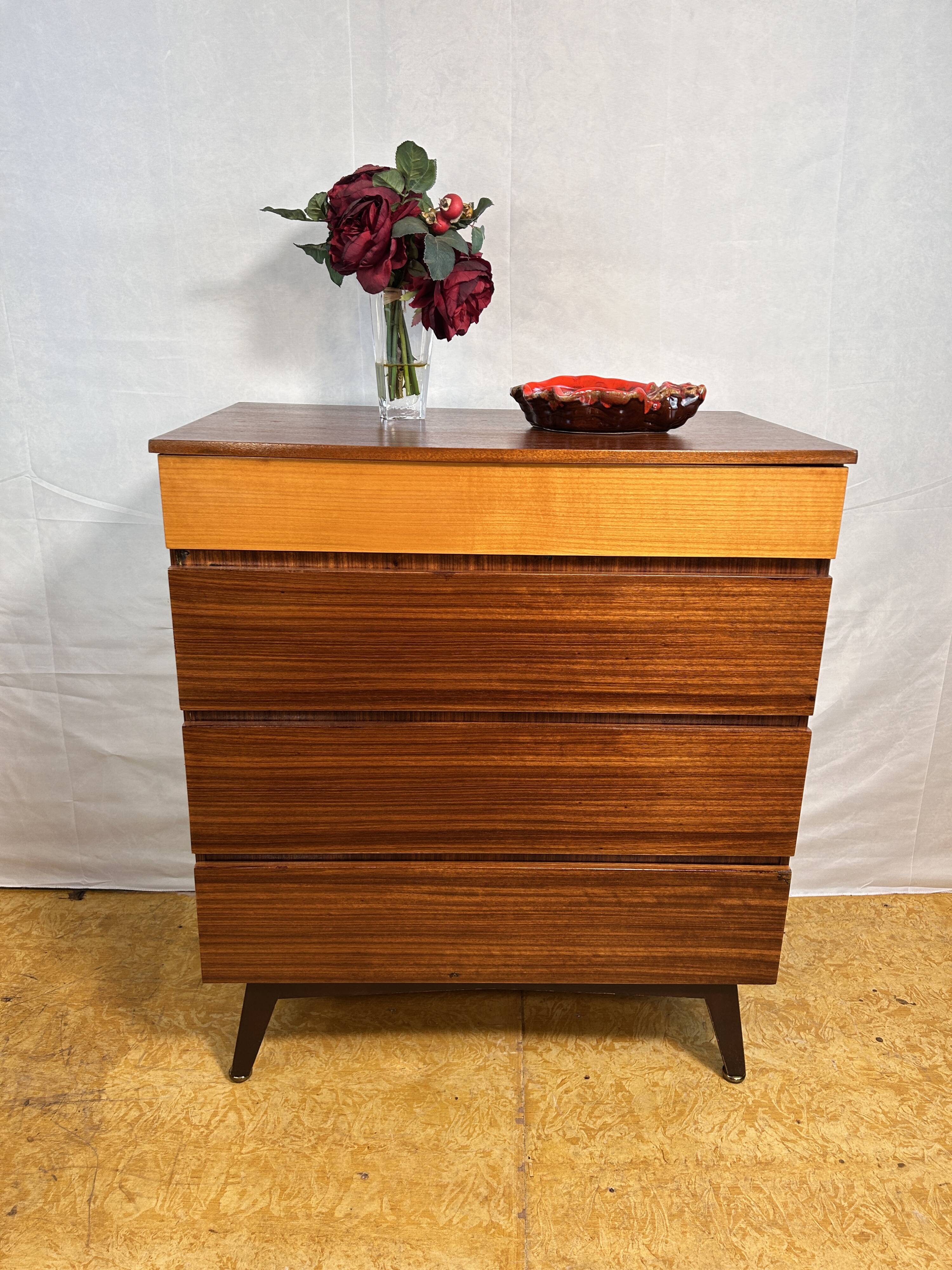 Mid-Century Retro Vintage Teak Chest of Drawers by Meredew (1960s) – Design