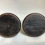 Paire de bougeoirs en bois teinté noir