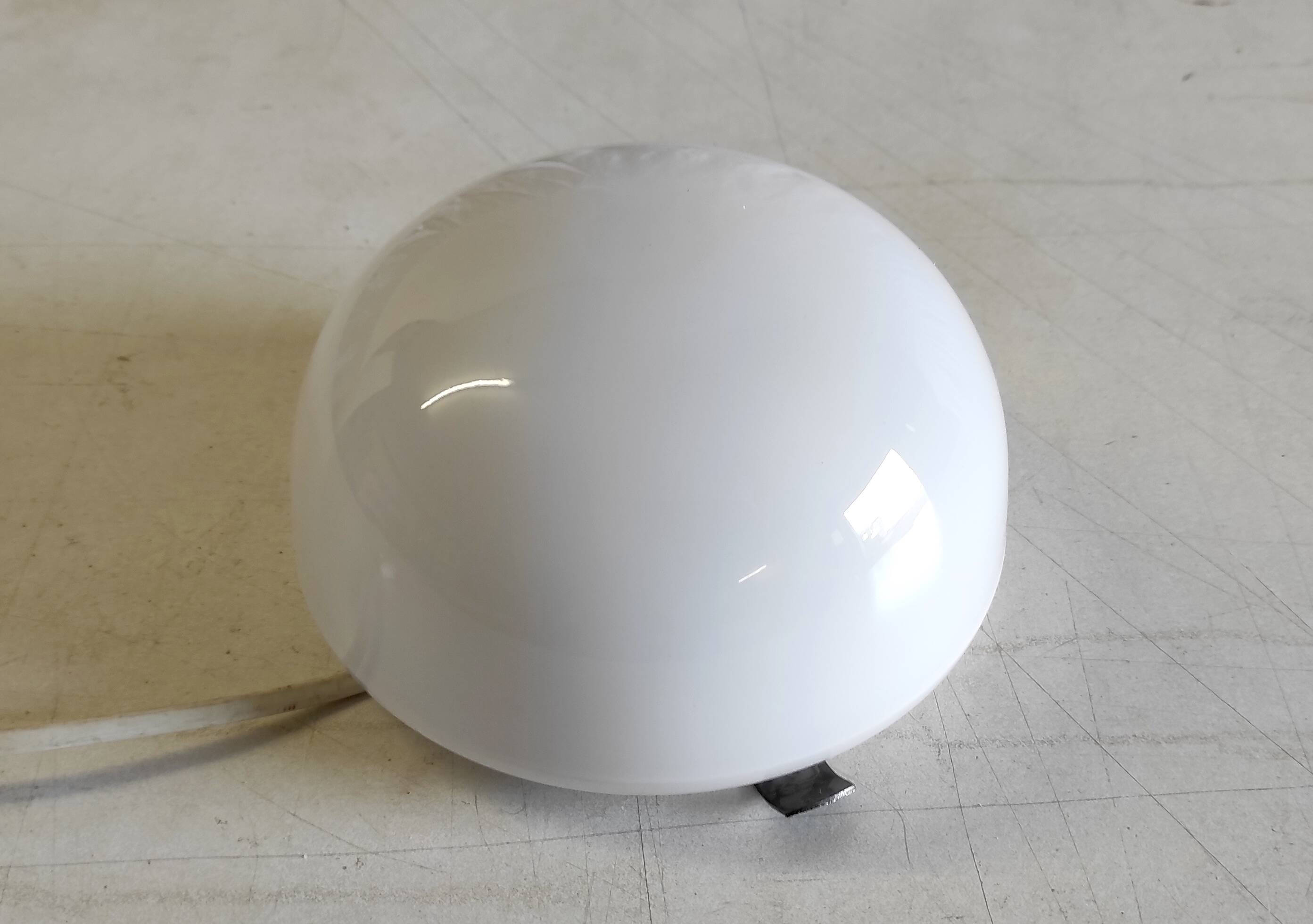 Plafonnier ou applique globe opaline diam. 15 cm - mid. XXème