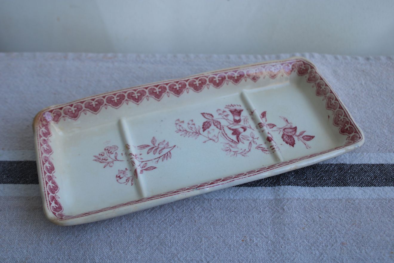 Iron earth ceramic soap dish