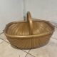 Vintage curved wooden picnic basket with double lid — Style