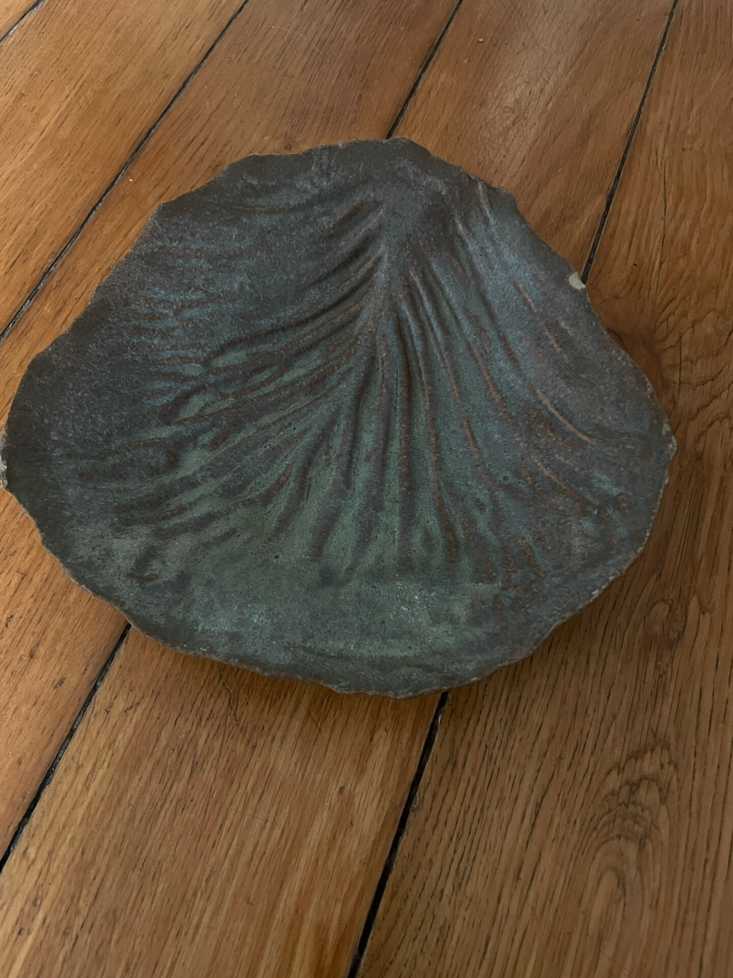 Antique ceramic cabbage leaf catchall.