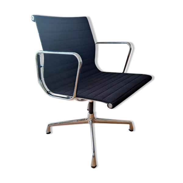 Chaise de bureau EA108 de Charles & Ray Eames pour Vitra 2012