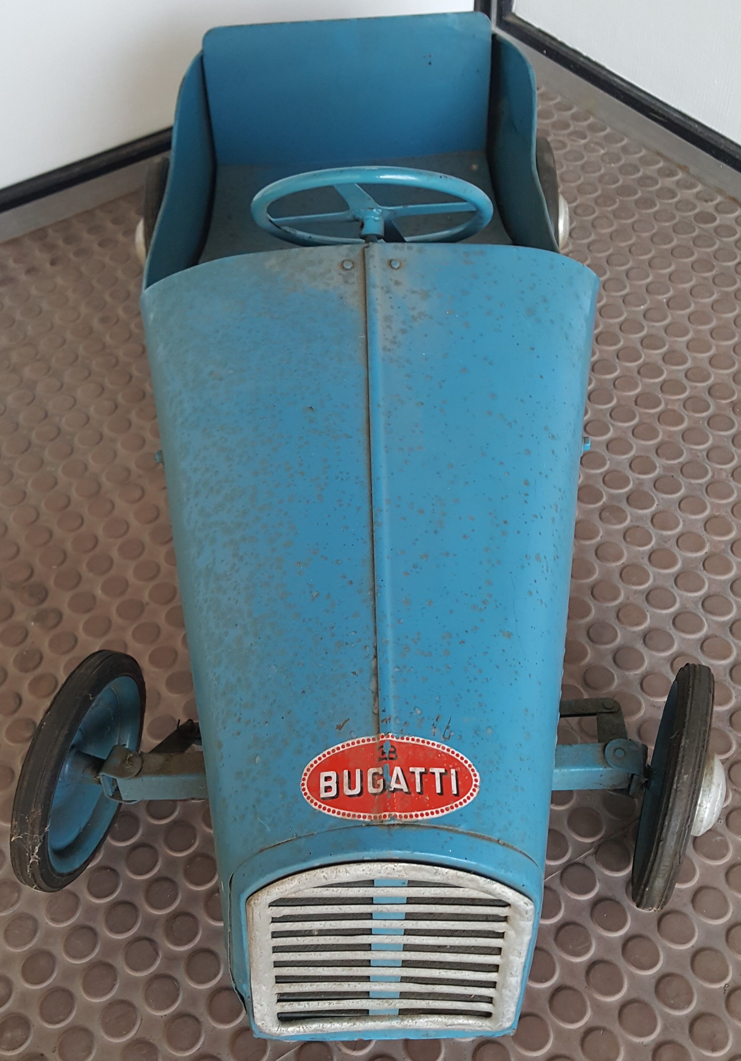 Bugati pedal cart