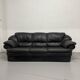 Canapé en cuir noir — design postmoderne