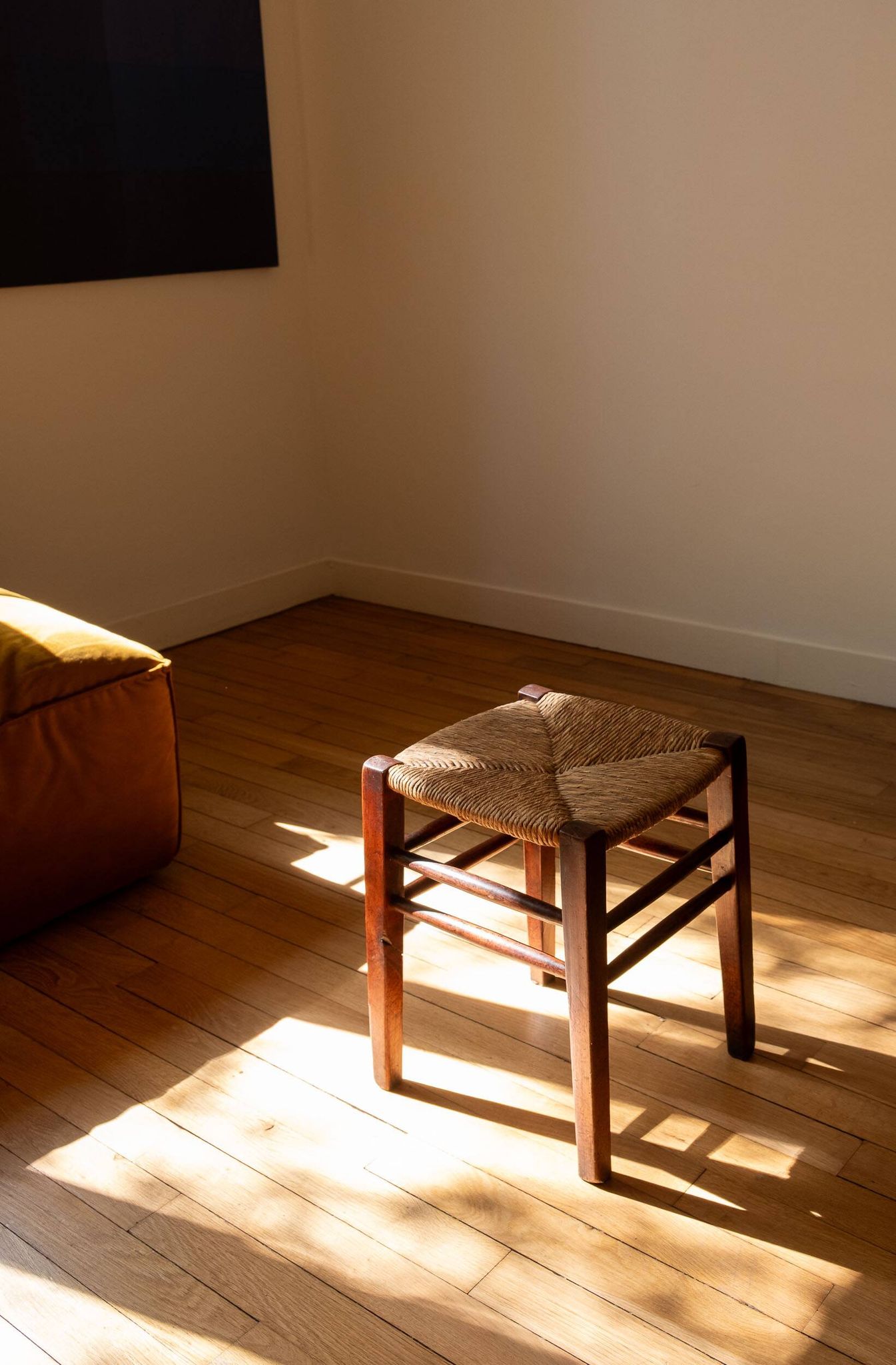 Wood and straw stool - Rustic style