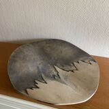 Wall-mounted aluminum plate with mountain design