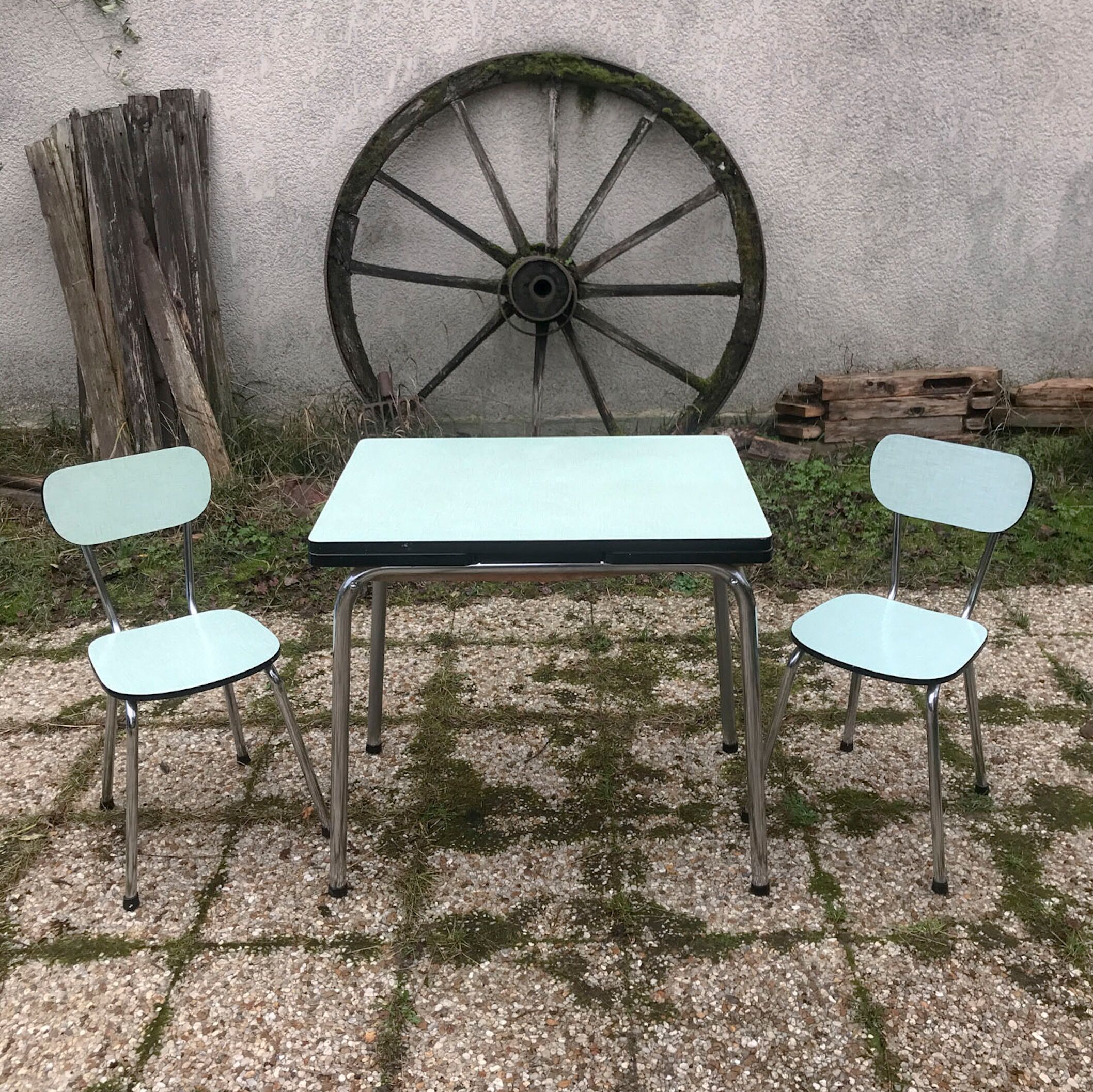 Table and chairs in water green formica