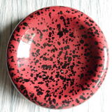 void round ceramic pocket from the 80s