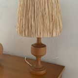 Wood and raffia foot lamp