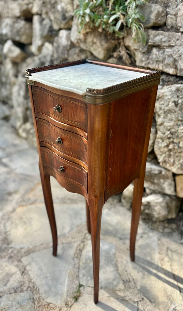 Petite table Chiffonnière en bois de placage de style Transition .
