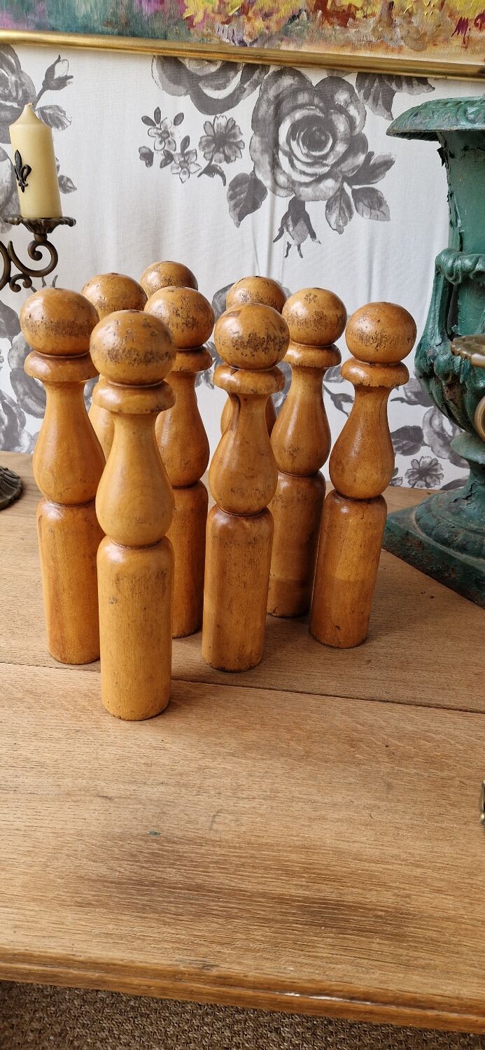 Games of 9 wooden skittles and 2 balls