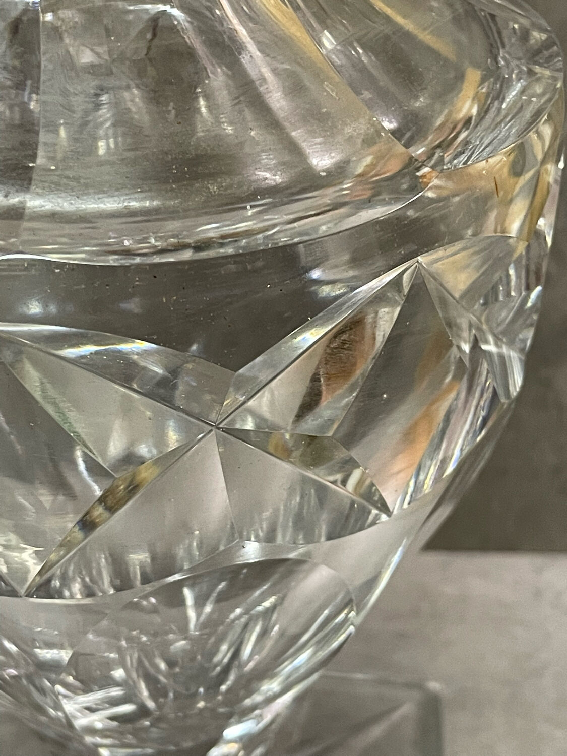 Diamond-cut crystal baluster vase with Lorraine cross