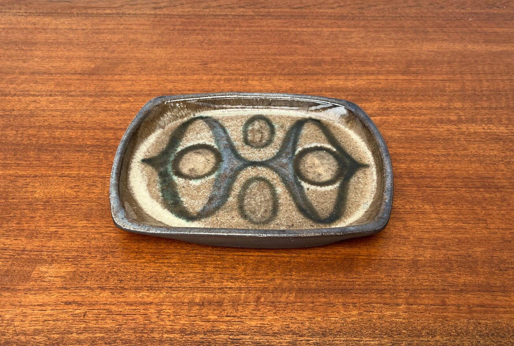 Danish studio pottery bowl in mid-century style by Kerrn Jespersen Lyngby, 1960s.