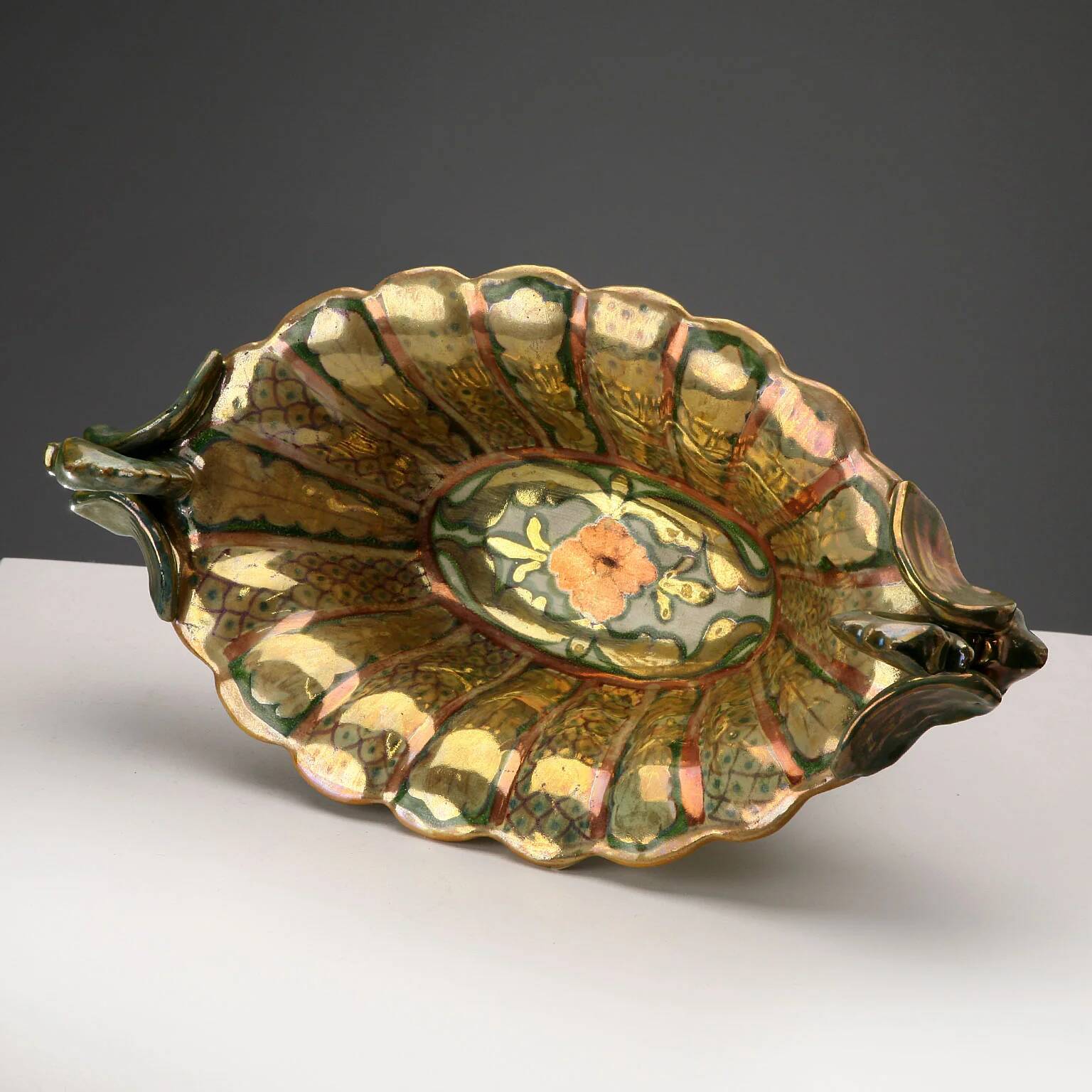 Vintage centrepiece in majolica from Gualdo Tadino, Italy, 1930s.