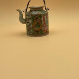 Théière en porcelaine de Chine Canton XIX°