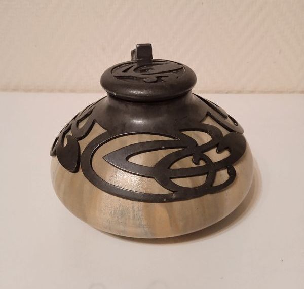 Inkwell old ceramic tin