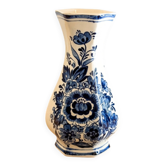 Small vase from the Delft workshop Royal Blue