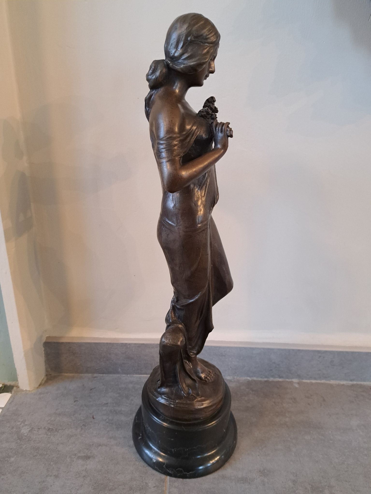Sculpture femme art nouveau en bronze