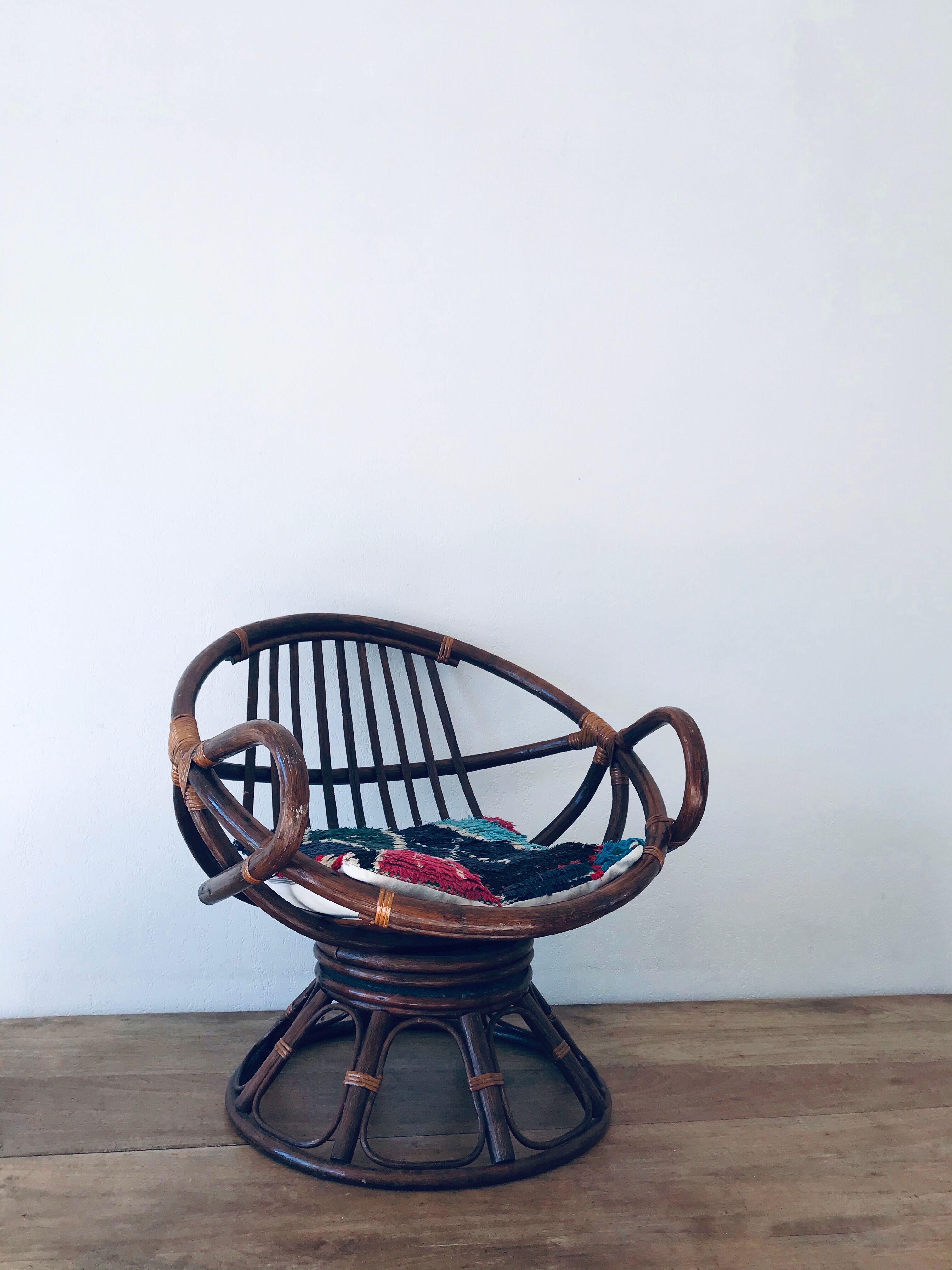 Rotating rattan chair